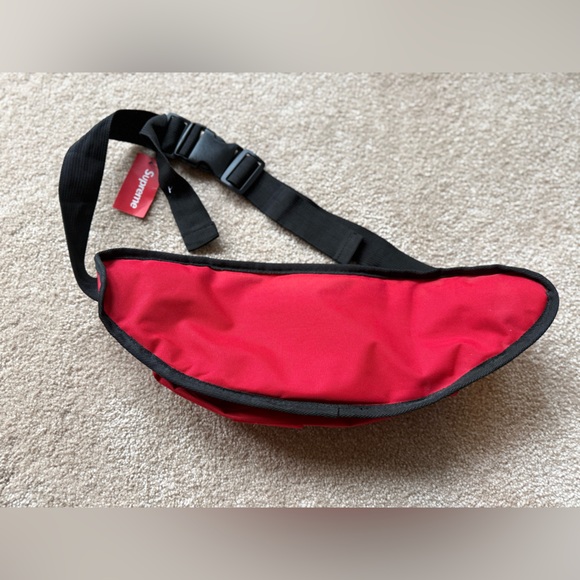 NWT Supreme Red Belt Bag Funny Pack - Picture 3 of 6